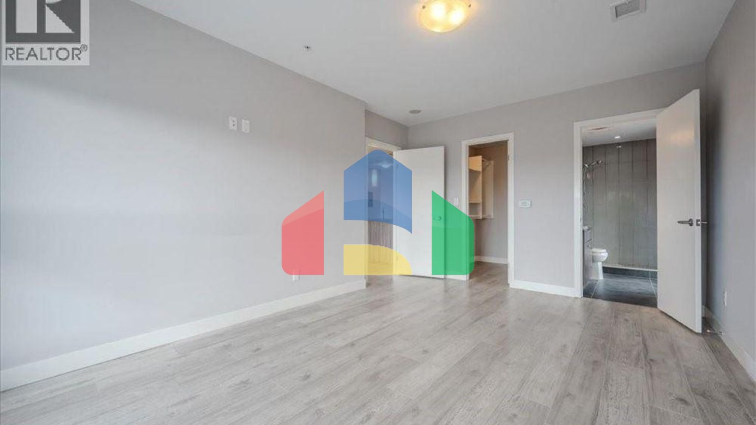 Residential - Single Family Home - Kitchener, Canada - Canada