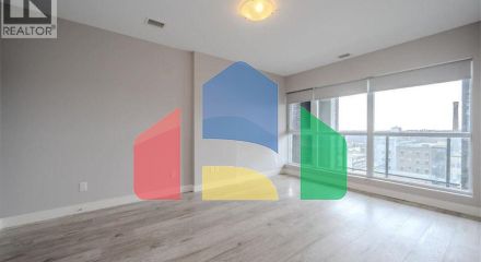 Residential - Single Family Home - Kitchener, Canada - Canada