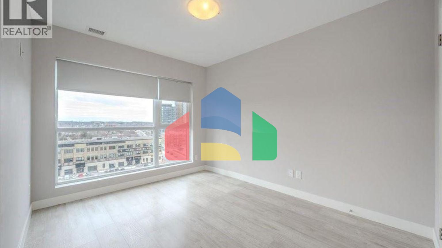 Residential - Single Family Home - Kitchener, Canada - Canada