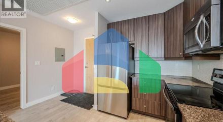 Residential - Single Family Home - Kitchener, Canada - Canada