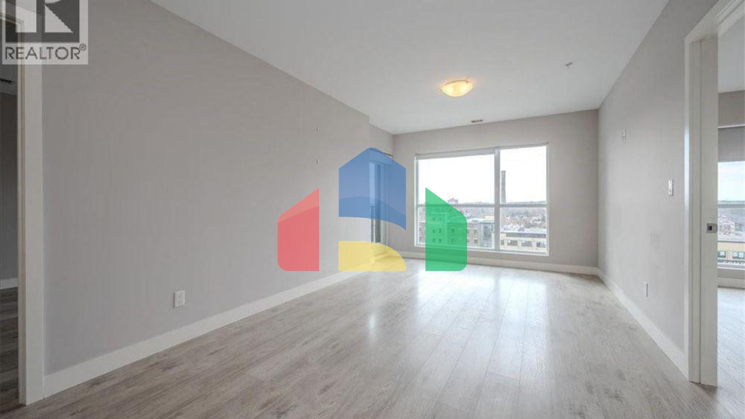 Residential - Single Family Home - Kitchener, Canada - Canada