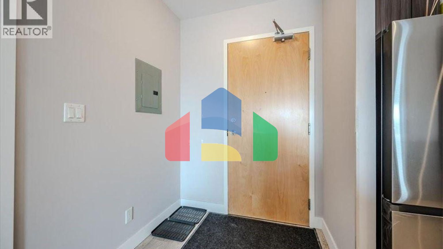 Residential - Single Family Home - Kitchener, Canada - Canada