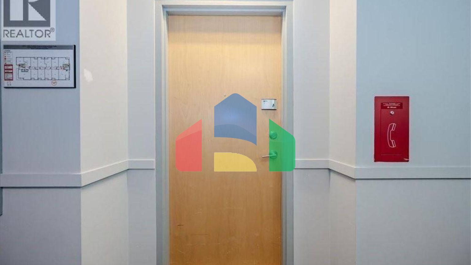 Residential - Single Family Home - Kitchener, Canada - Canada