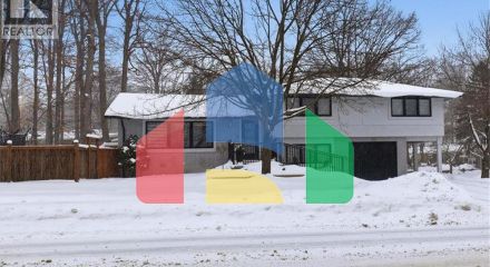 Residential - Single Family Home - Kitchener, Canada - Canada