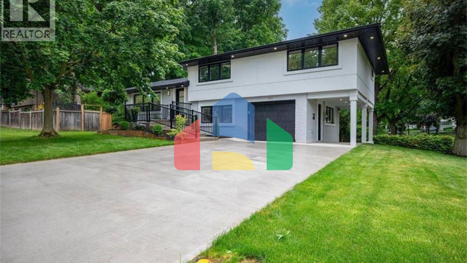 Residential - Single Family Home - Kitchener, Canada - Canada