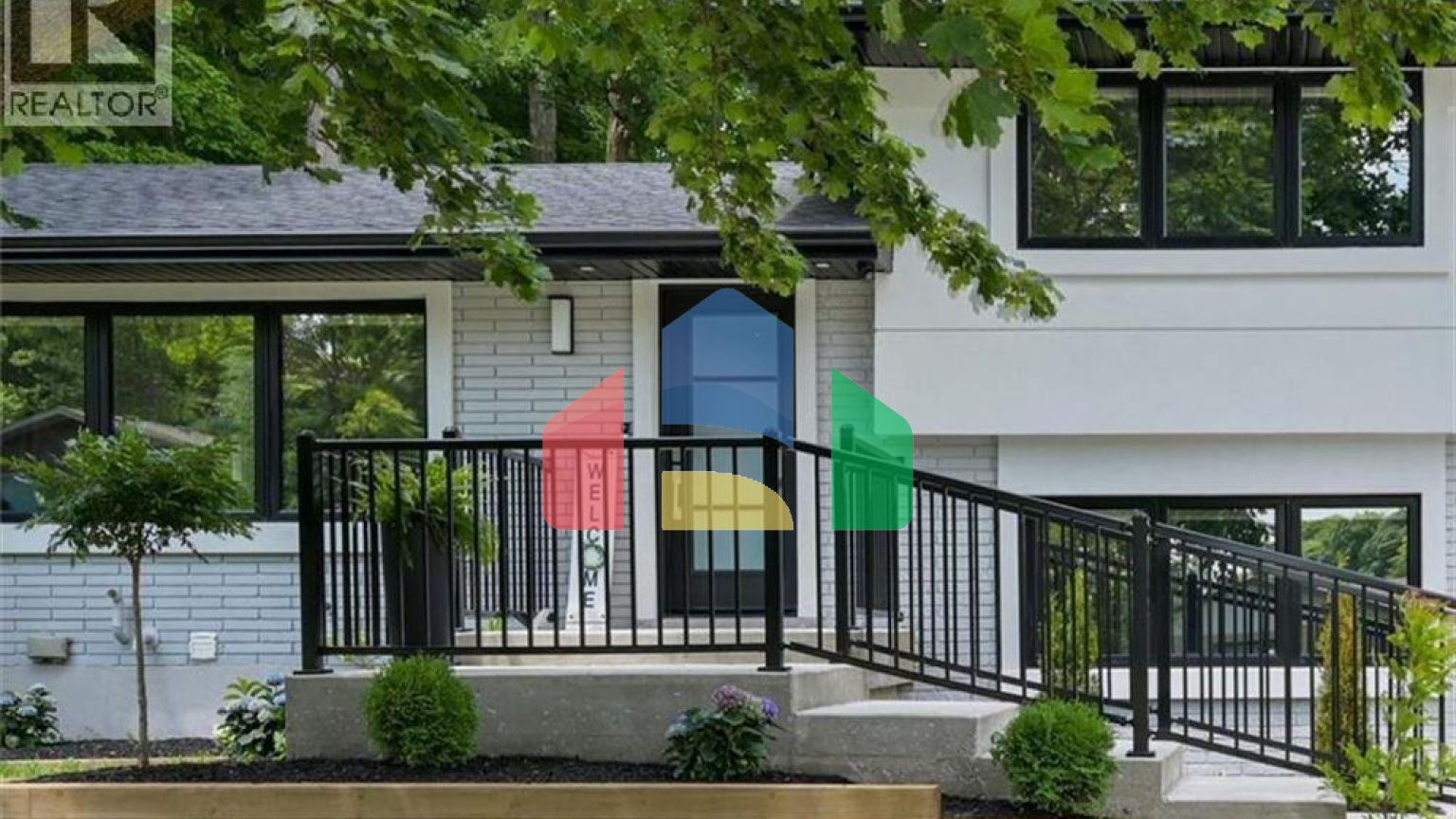 Residential - Single Family Home - Kitchener, Canada - Canada