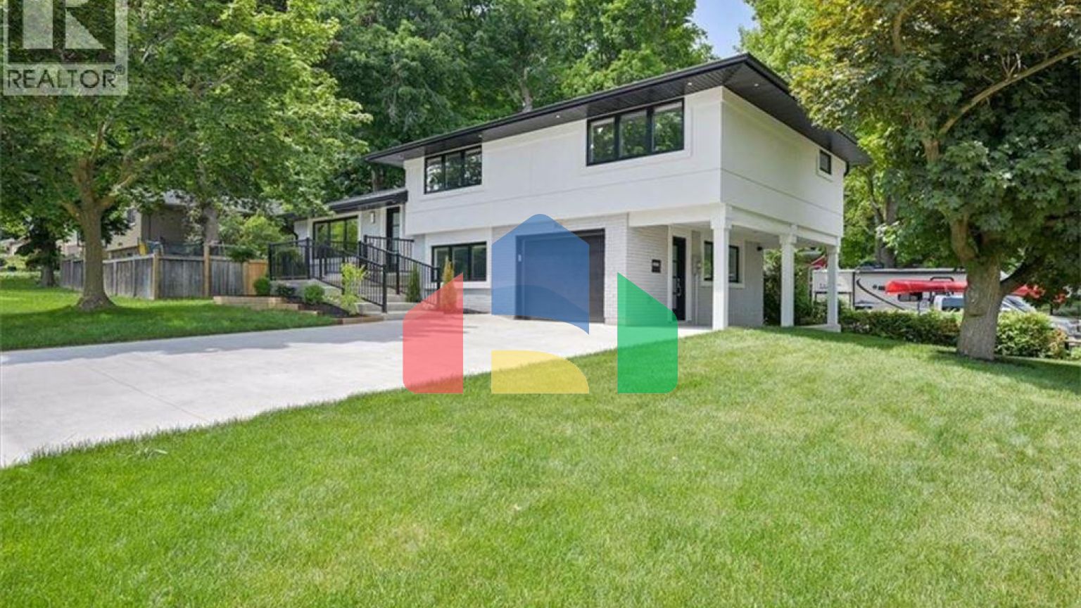 Residential - Single Family Home - Kitchener, Canada - Canada