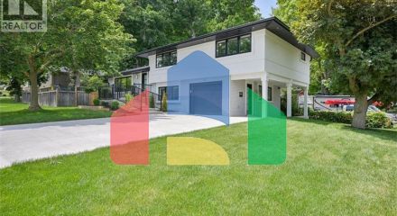 Residential - Single Family Home - Kitchener, Canada - Canada