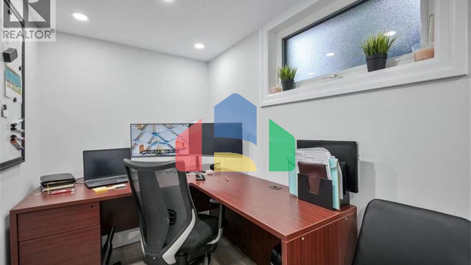 Residential - Single Family Home - Kitchener, Canada - Canada