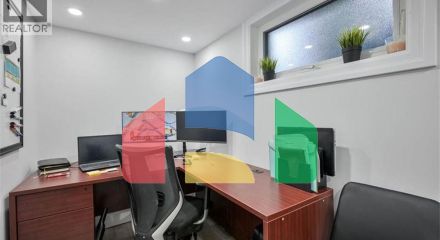 Residential - Single Family Home - Kitchener, Canada - Canada