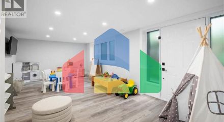 Residential - Single Family Home - Kitchener, Canada - Canada