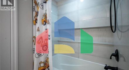 Residential - Single Family Home - Kitchener, Canada - Canada