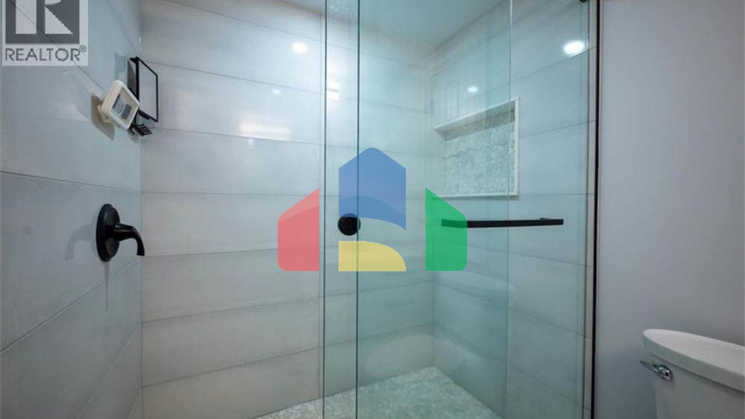 Residential - Single Family Home - Kitchener, Canada - Canada