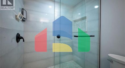 Residential - Single Family Home - Kitchener, Canada - Canada