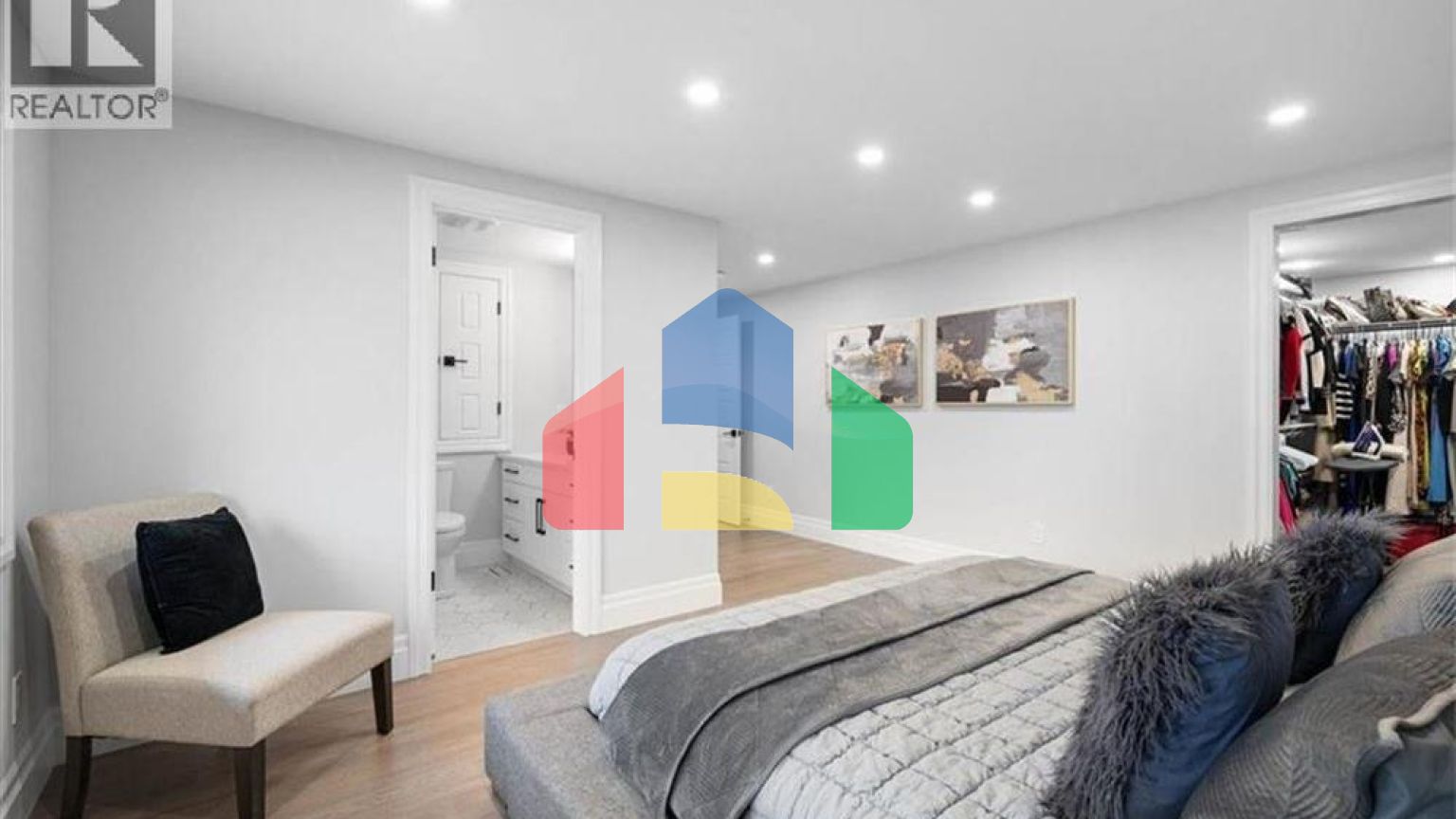 Residential - Single Family Home - Kitchener, Canada - Canada