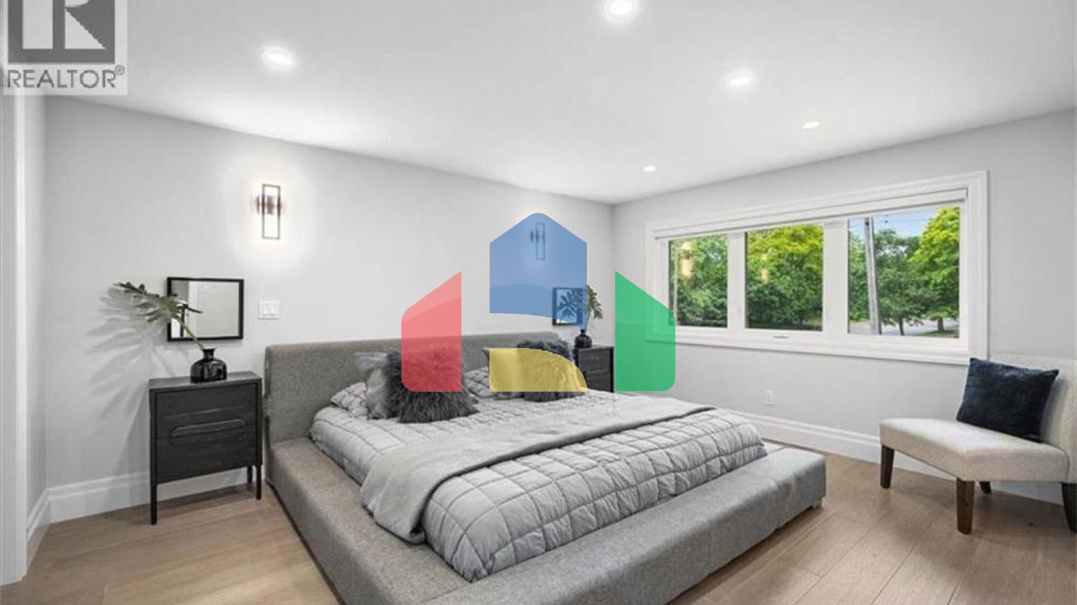 Residential - Single Family Home - Kitchener, Canada - Canada