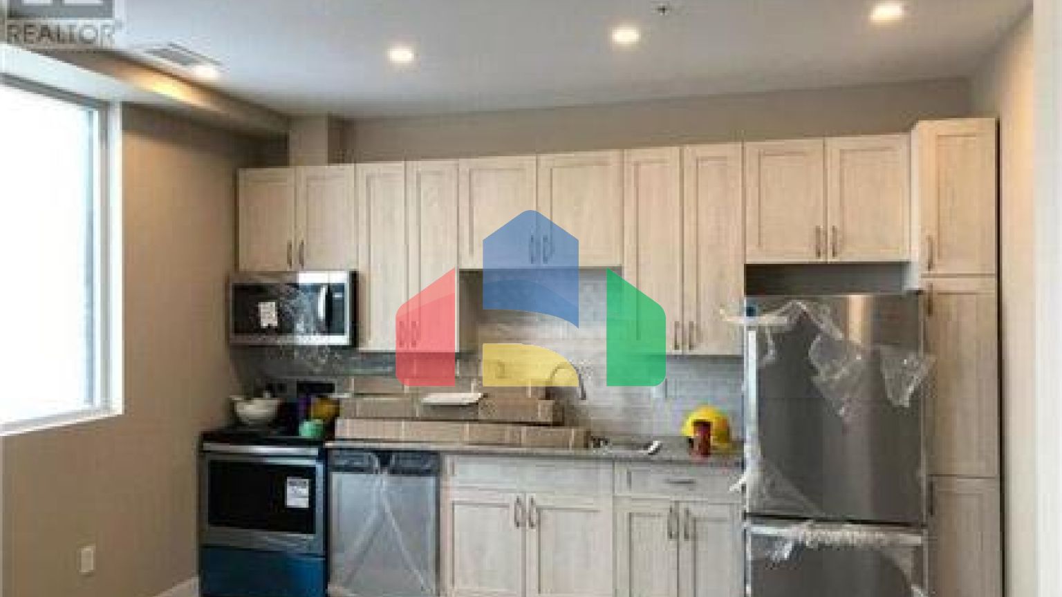 Residential - Condo/Apartment - Kitchener, Canada - Canada