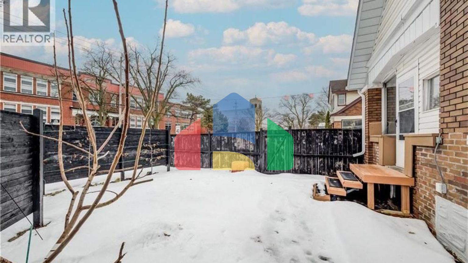 Residential - Single Family Home - Kitchener, Canada - Canada