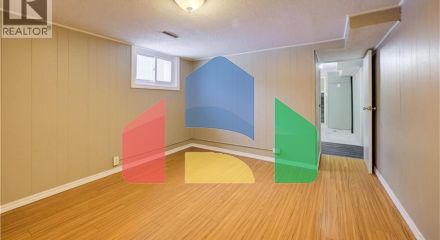 Residential - Single Family Home - Kitchener, Canada - Canada