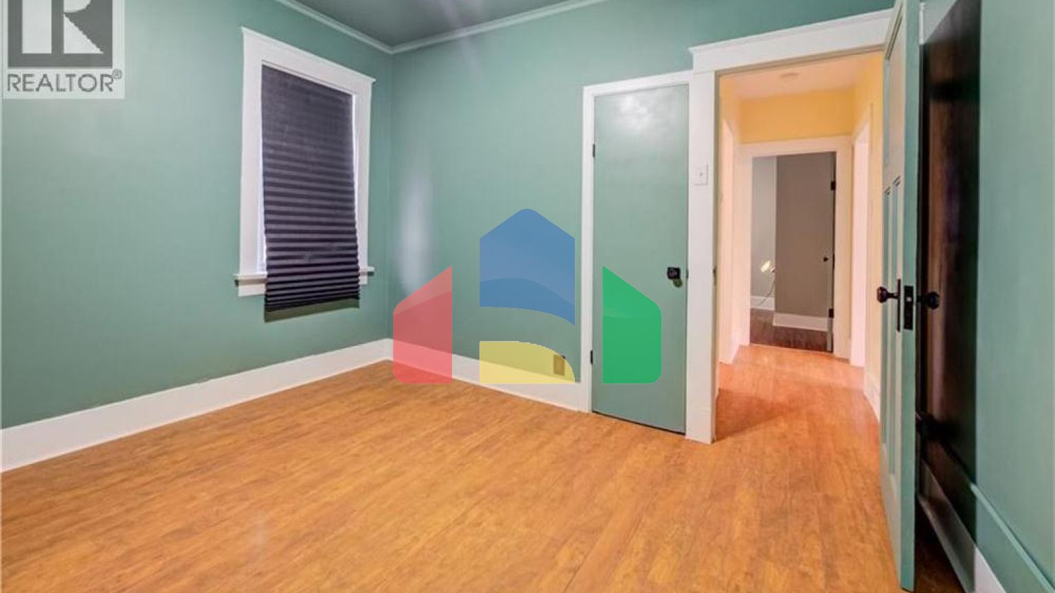 Residential - Single Family Home - Kitchener, Canada - Canada