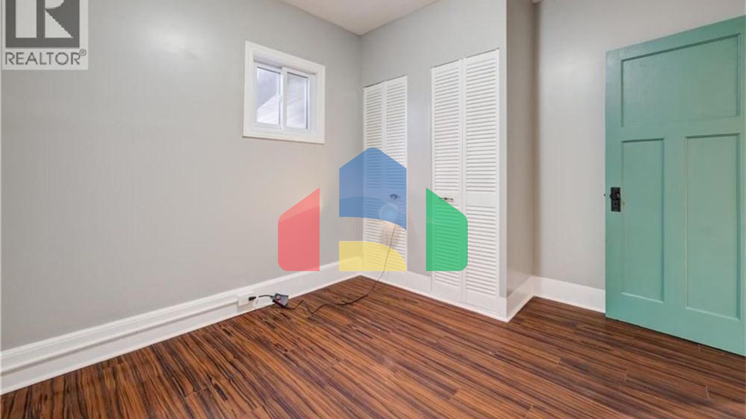 Residential - Single Family Home - Kitchener, Canada - Canada