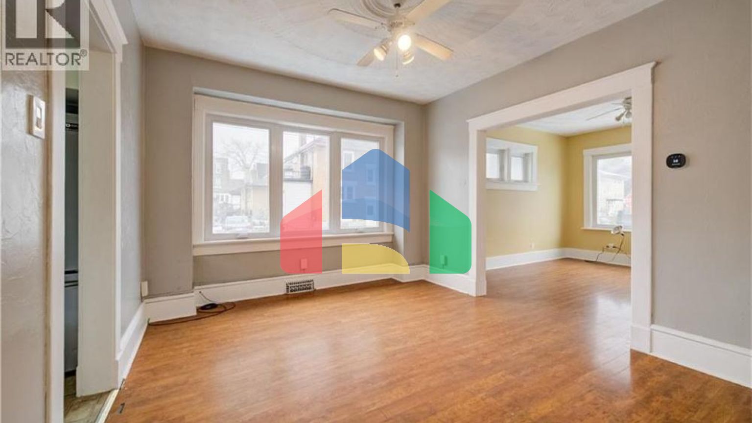 Residential - Single Family Home - Kitchener, Canada - Canada