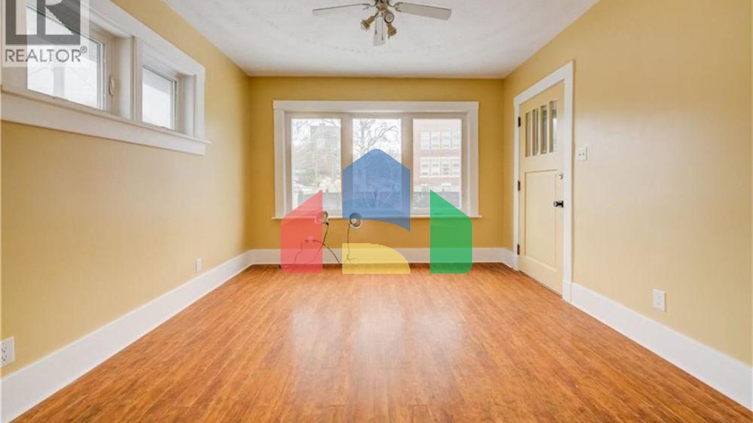 Residential - Single Family Home - Kitchener, Canada - Canada