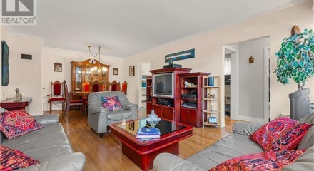 Residential - Single Family Home - Kitchener, Canada - Canada