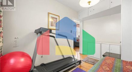 Residential - Single Family Home - Kitchener, Canada - Canada