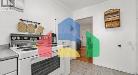 Residential - Single Family Home - Kitchener, Canada - Canada