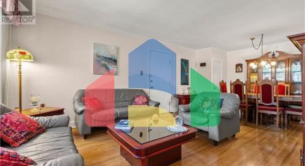 Residential - Single Family Home - Kitchener, Canada - Canada