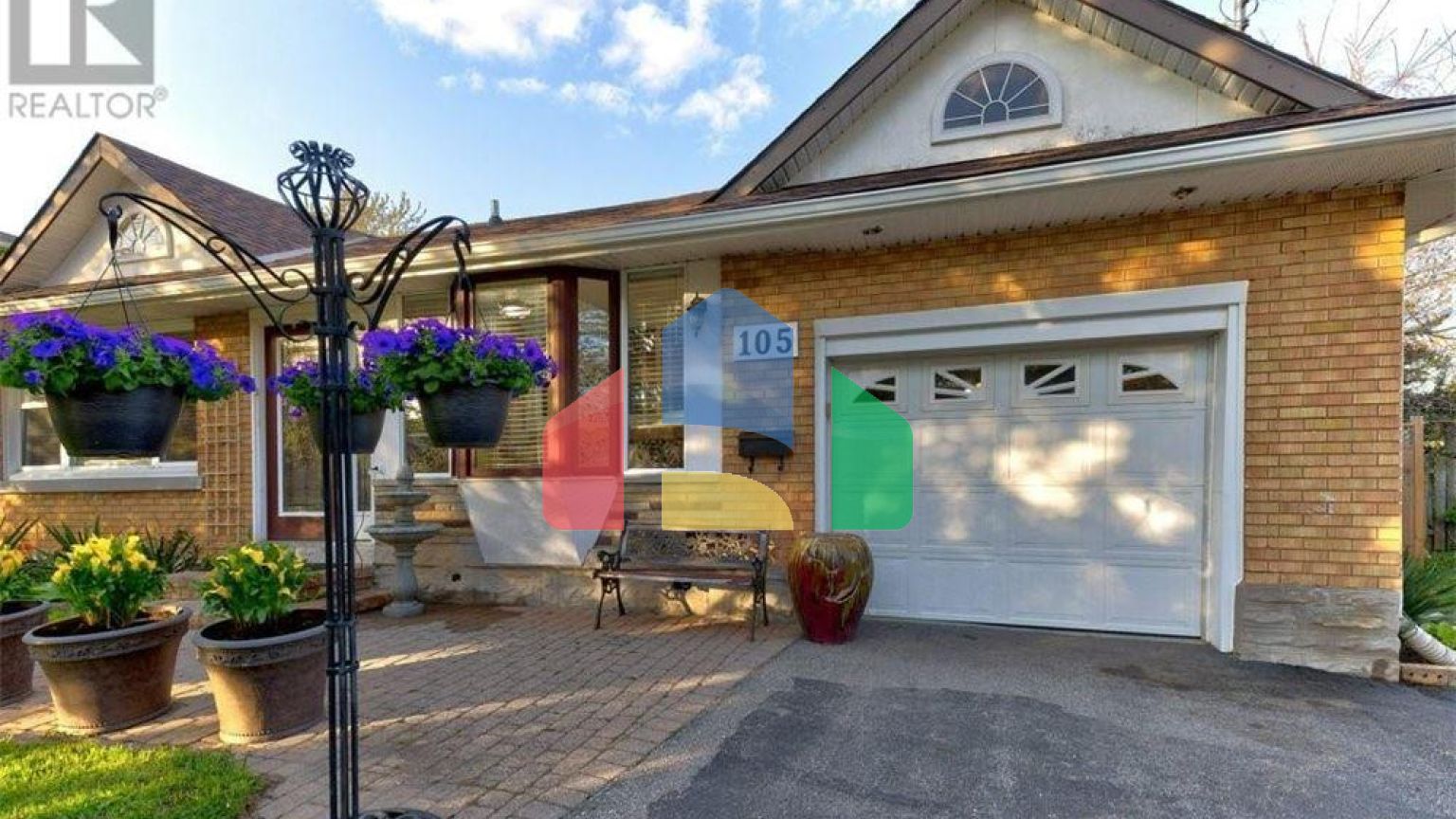 Residential - Single Family Home - Kitchener, Canada - Canada