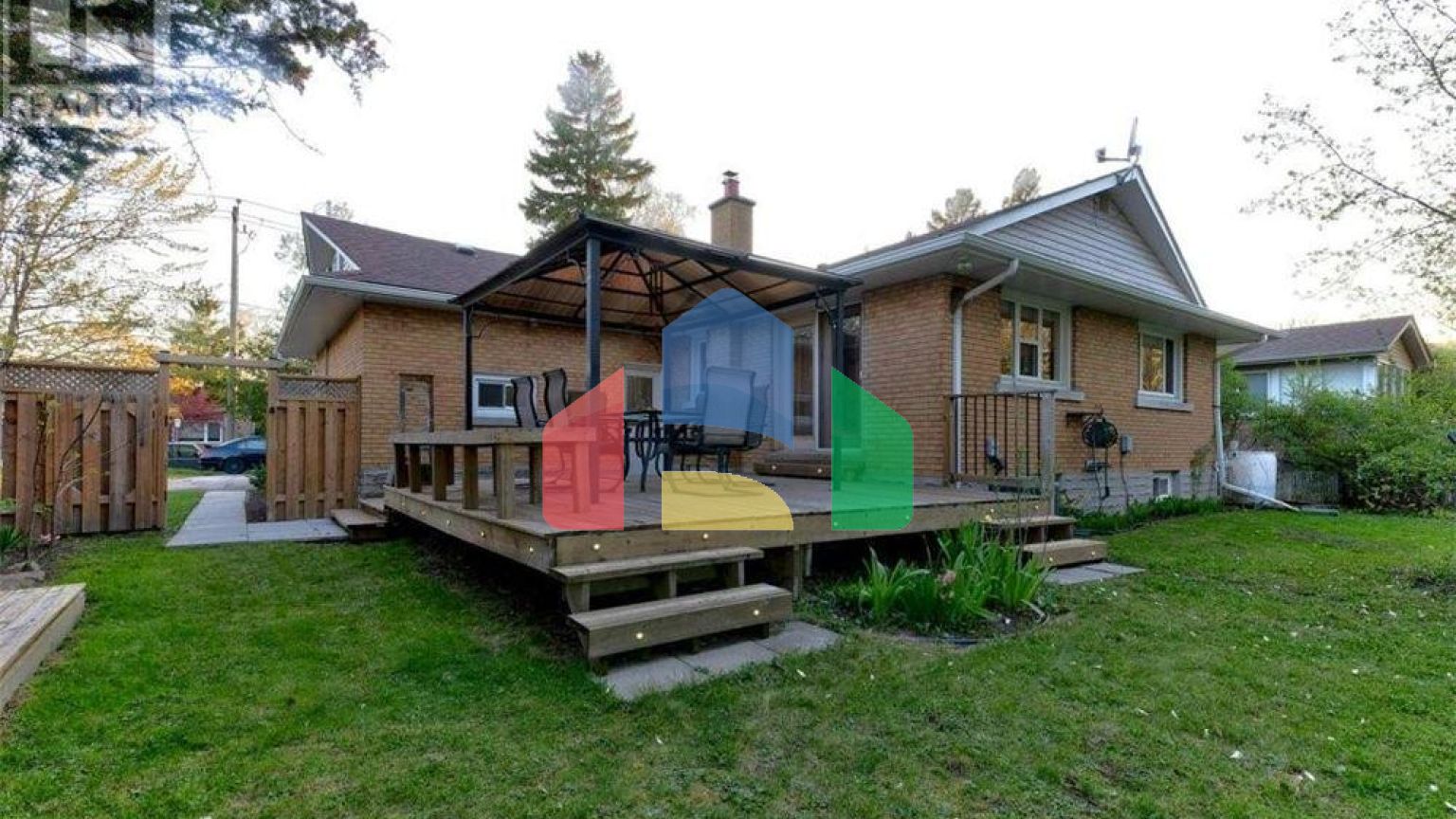 Residential - Single Family Home - Kitchener, Canada - Canada