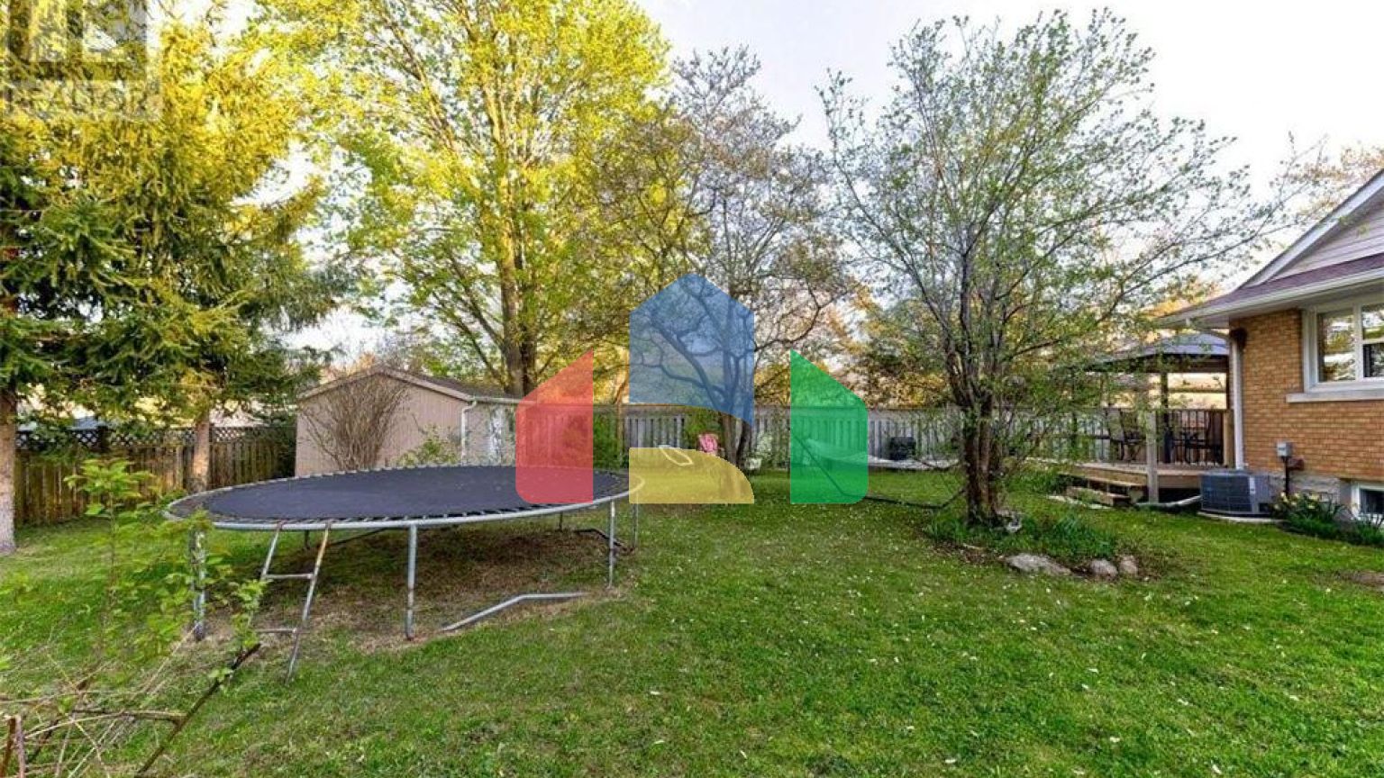 Residential - Single Family Home - Kitchener, Canada - Canada