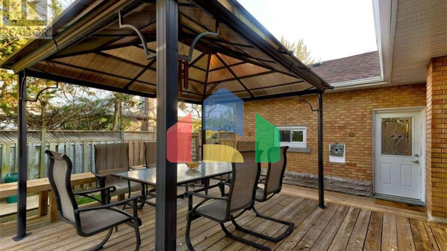 Residential - Single Family Home - Kitchener, Canada - Canada