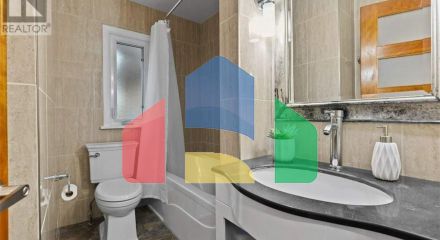 Residential - Single Family Home - Kitchener, Canada - Canada