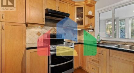 Residential - Single Family Home - Kitchener, Canada - Canada