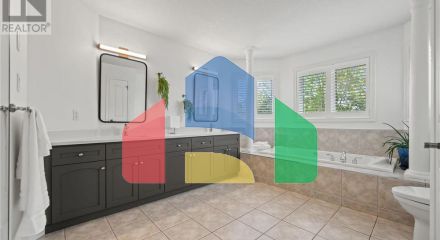 Residential - Single Family Home - Kitchener, Canada - Canada