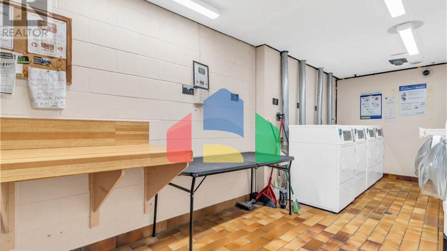 Residential - Condo/Apartment - Kitchener, Canada - Canada