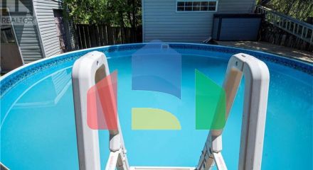 Residential - Single Family Home - Kitchener, Canada - Canada