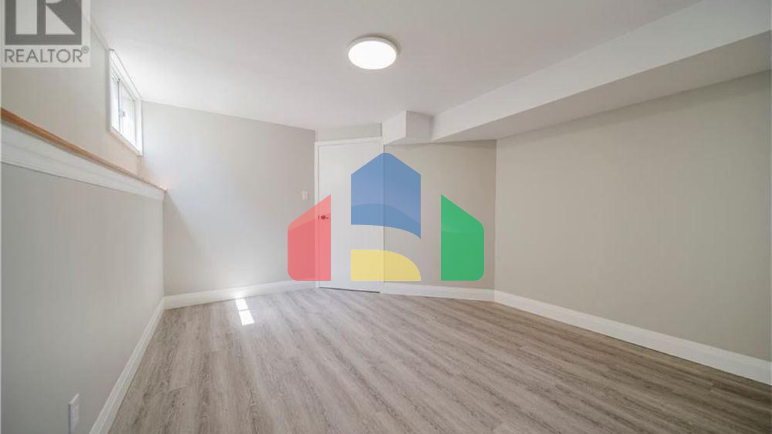 Residential - Single Family Home - Kitchener, Canada - Canada