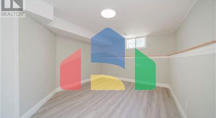 Residential - Single Family Home - Kitchener, Canada - Canada