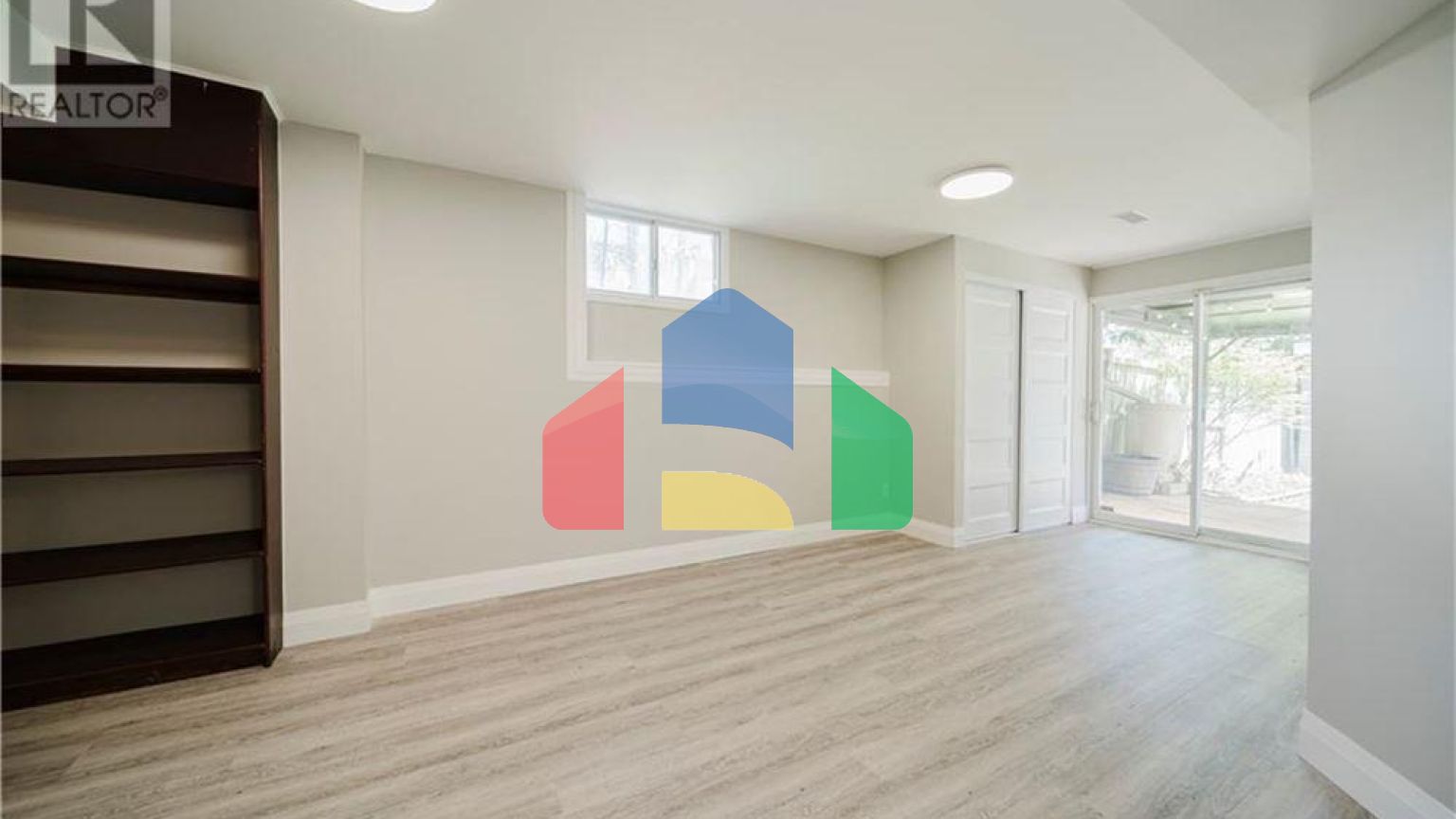 Residential - Single Family Home - Kitchener, Canada - Canada