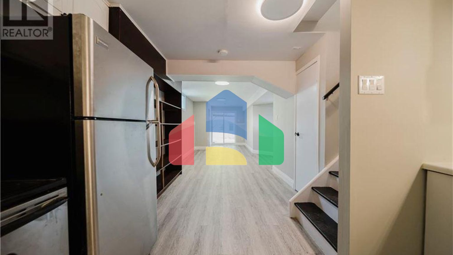 Residential - Single Family Home - Kitchener, Canada - Canada