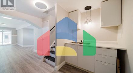 Residential - Single Family Home - Kitchener, Canada - Canada