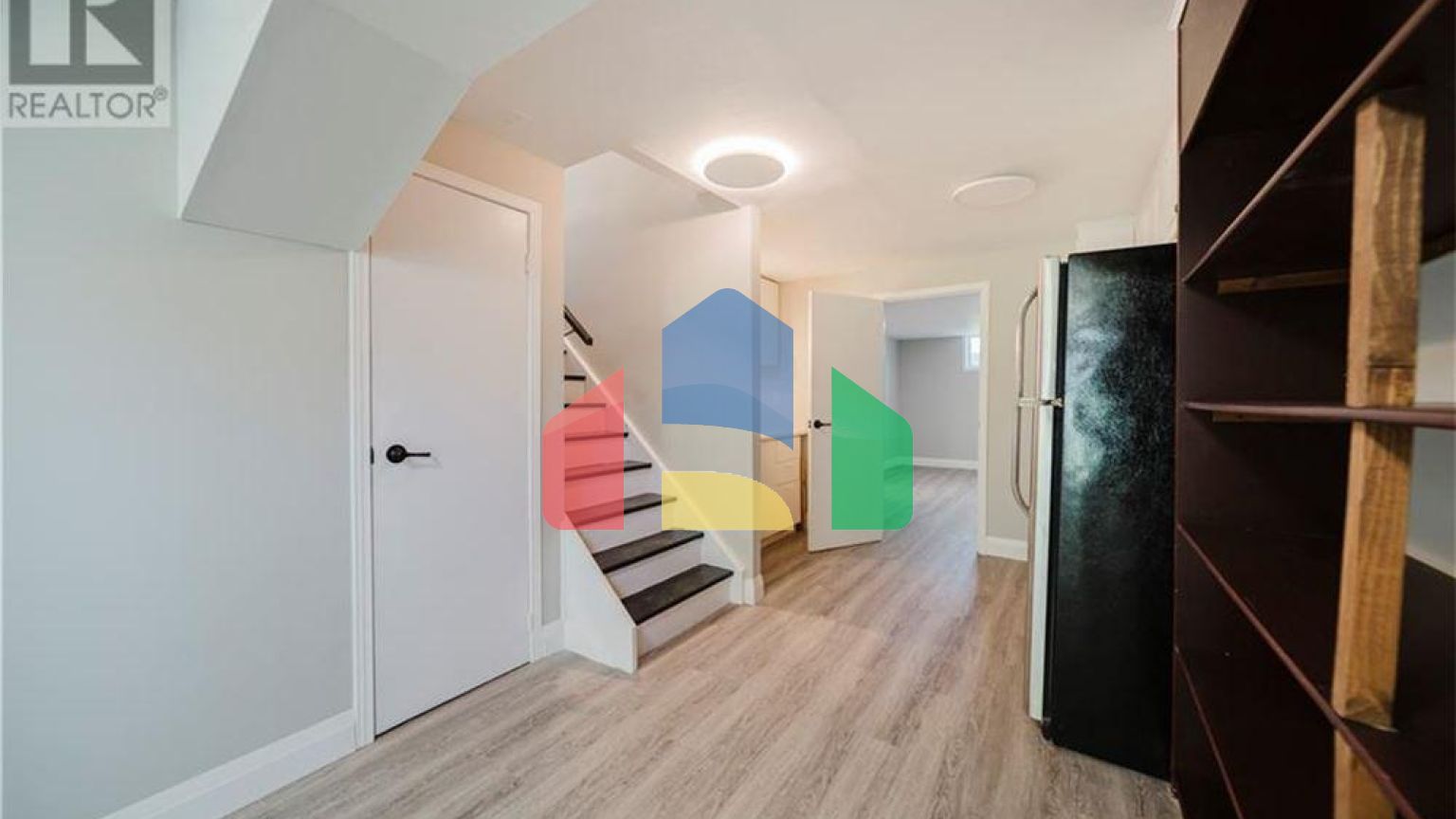 Residential - Single Family Home - Kitchener, Canada - Canada