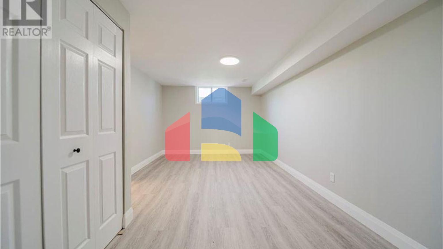 Residential - Single Family Home - Kitchener, Canada - Canada