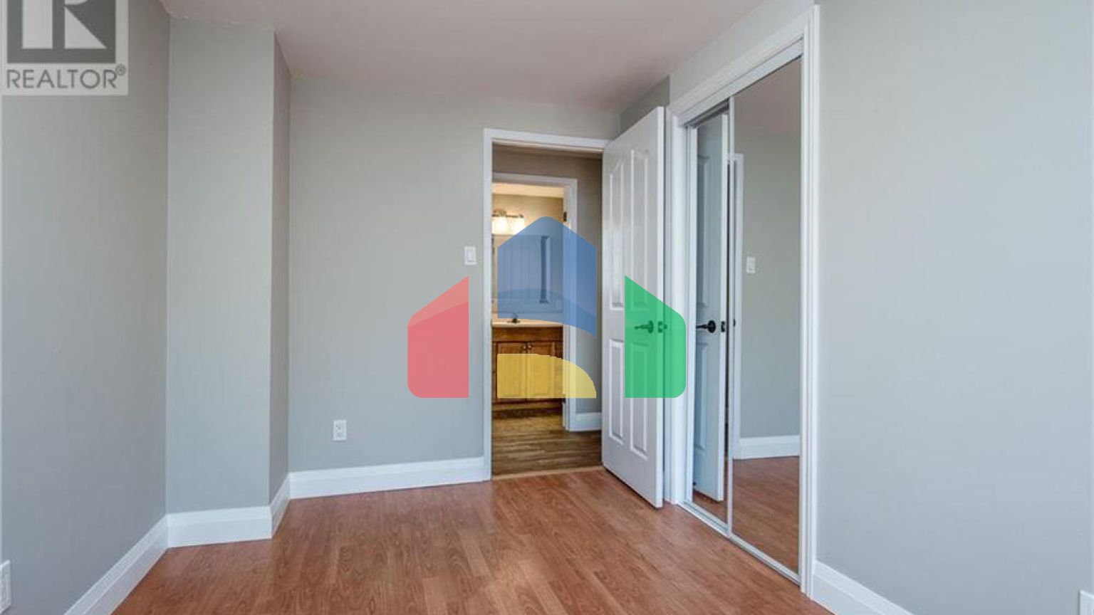 Residential - Single Family Home - Kitchener, Canada - Canada