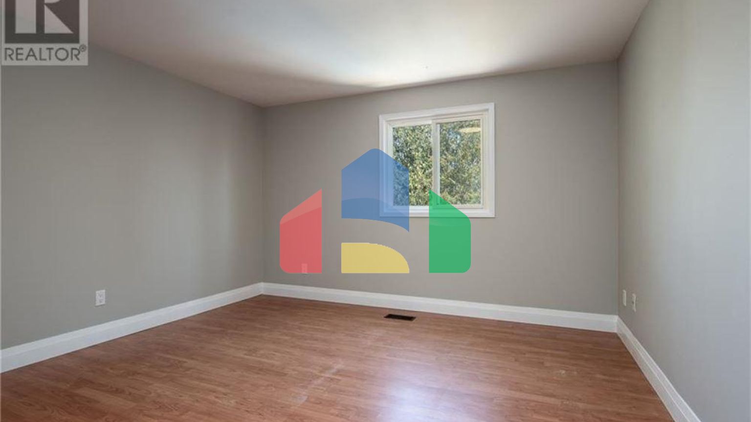 Residential - Single Family Home - Kitchener, Canada - Canada