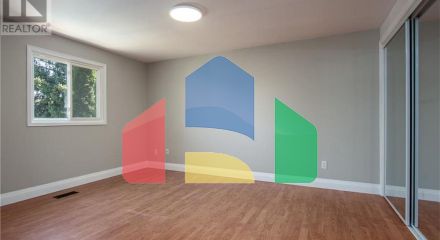 Residential - Single Family Home - Kitchener, Canada - Canada